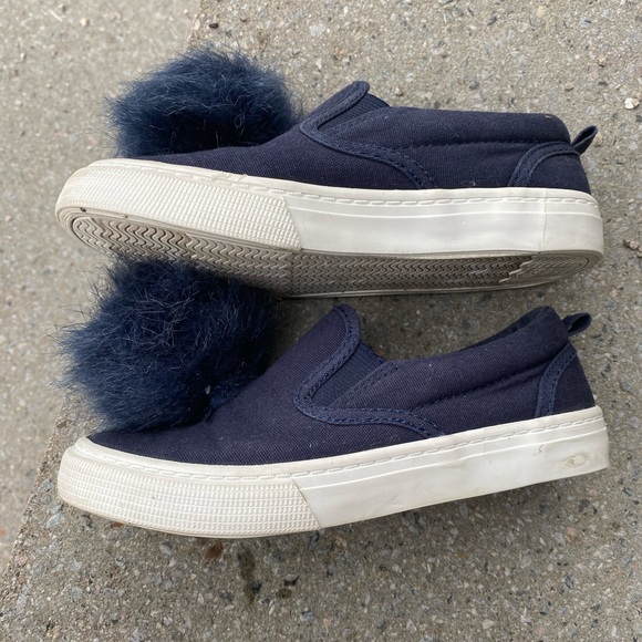 Gap kids shoes size 12 - Picture 3 of 5